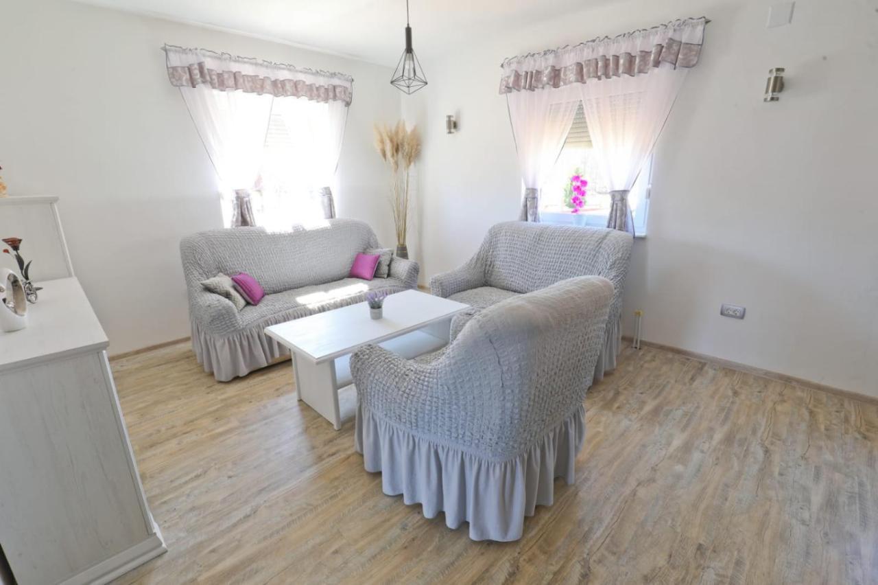 Apartman Teo &Tena Otocac Bagian luar foto