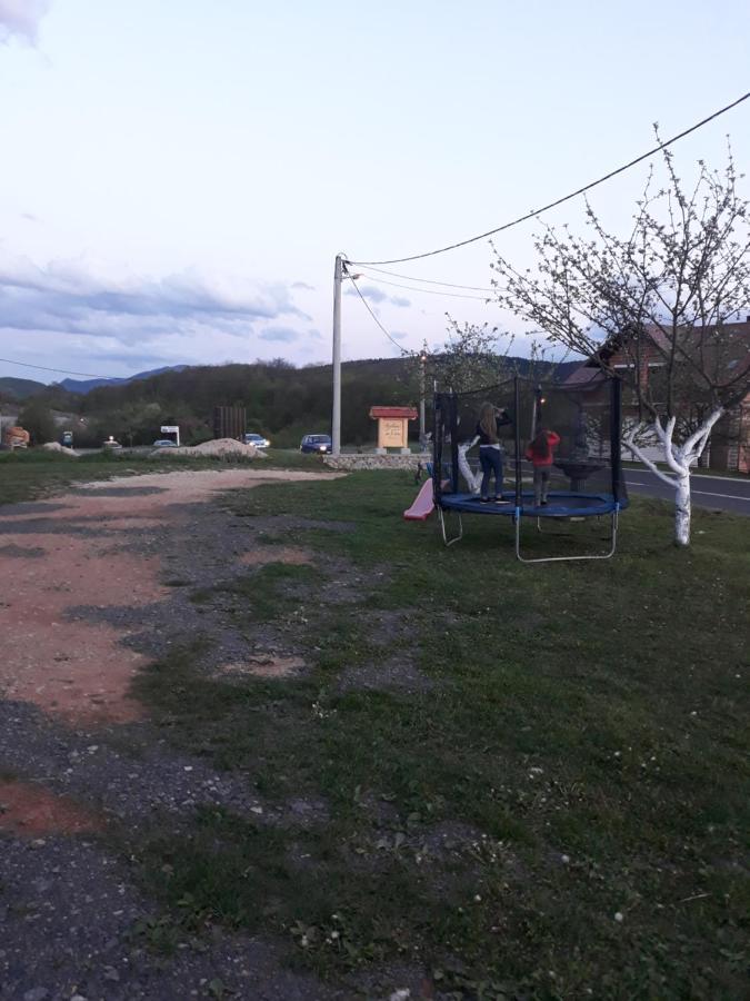 Apartman Teo &Tena Otocac Bagian luar foto