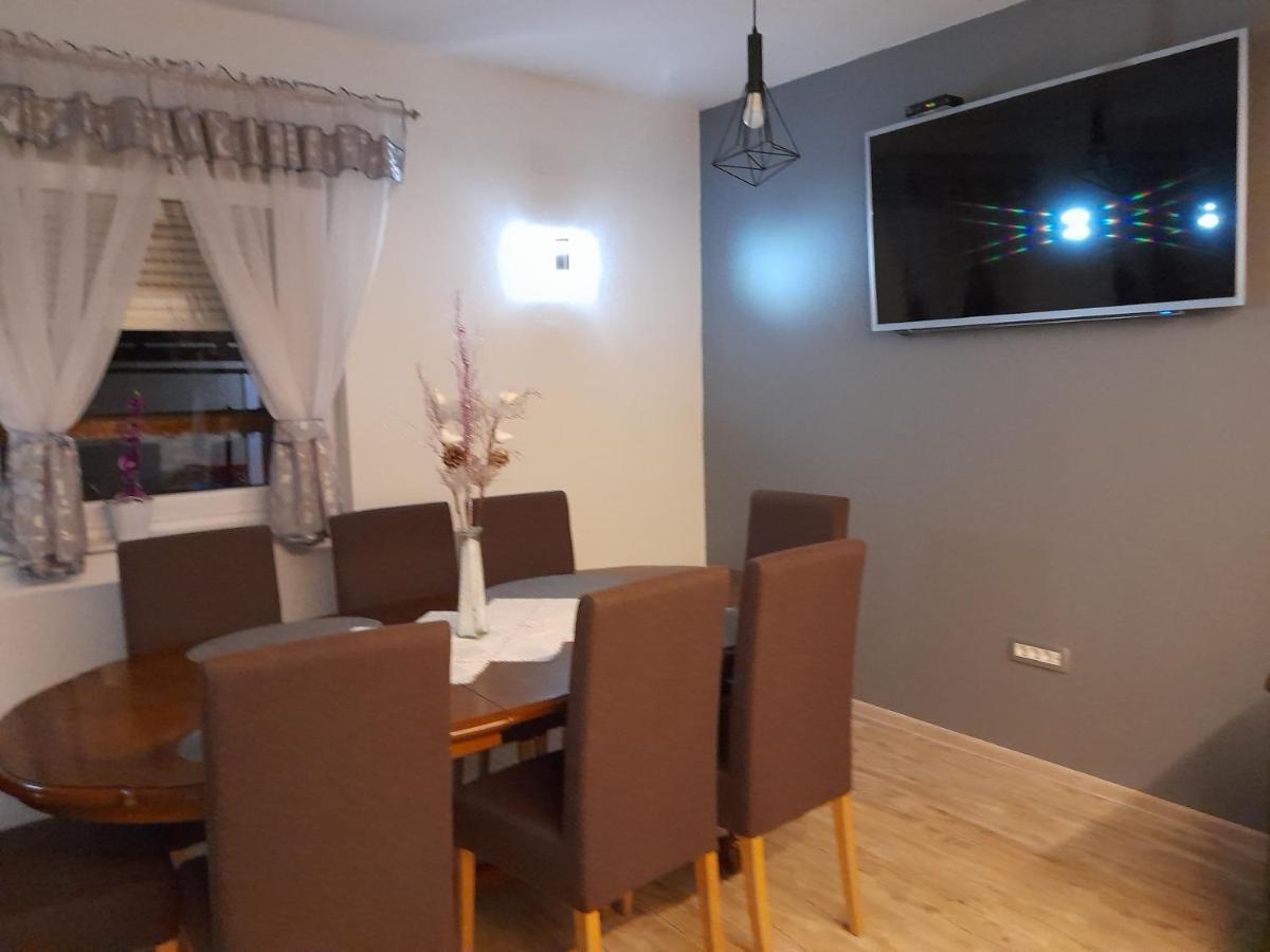 Apartman Teo &Tena Otocac Bagian luar foto