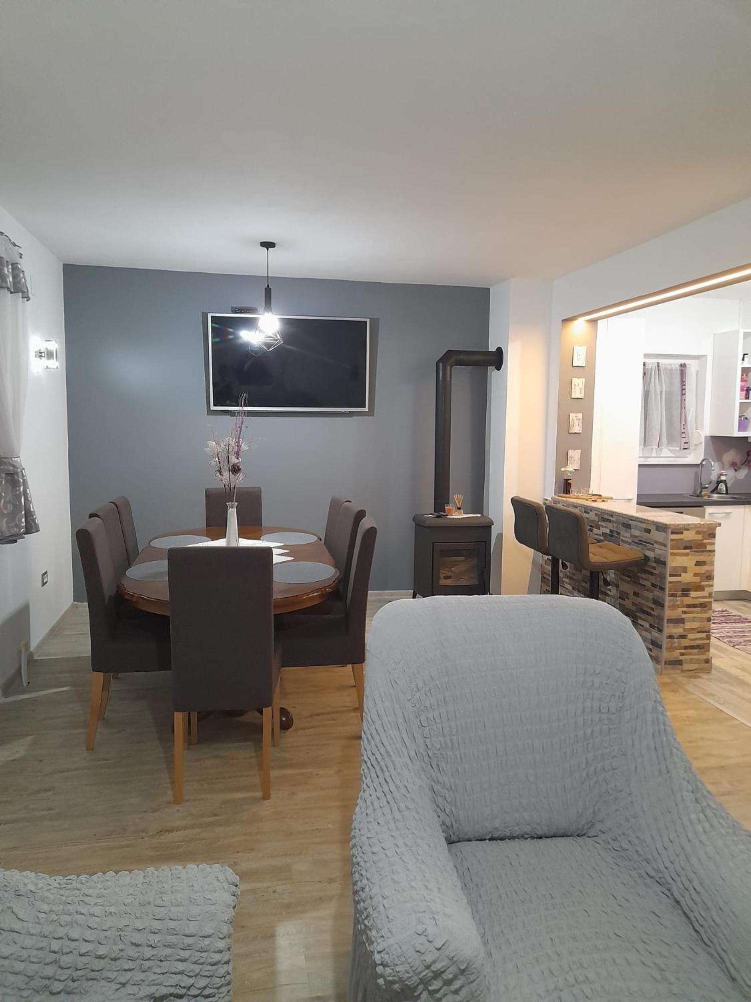 Apartman Teo &Tena Otocac Bagian luar foto